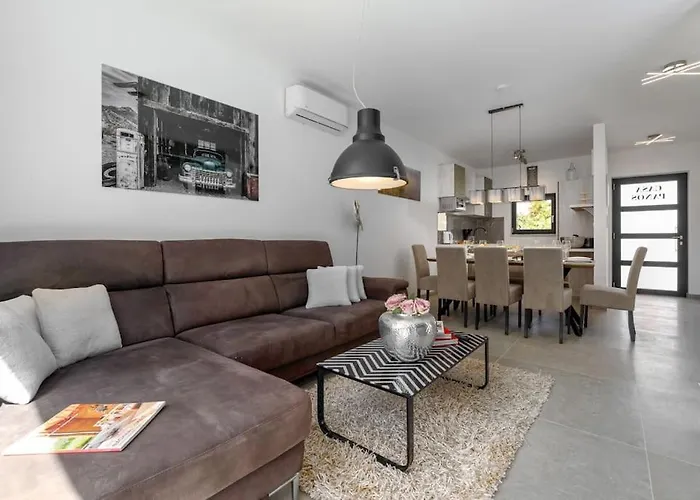 Βίλα Casa Panos By Briskva Funtana